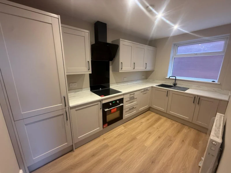 Grey shaker, black hood – kitchen fitted by Cash and Carry Kitchens, Blackpool