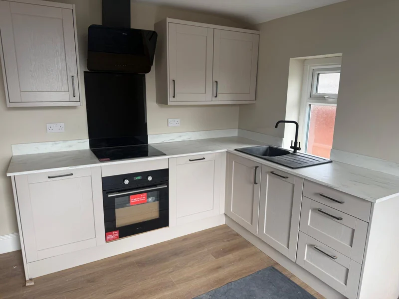 Light grey shaker – kitchen fitted by Cash and Carry Kitchens, Blackpool
